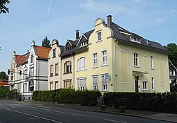 Wuppertal, Varresbecker Str. 90 + 92, über Eck von rechts, Bild 2