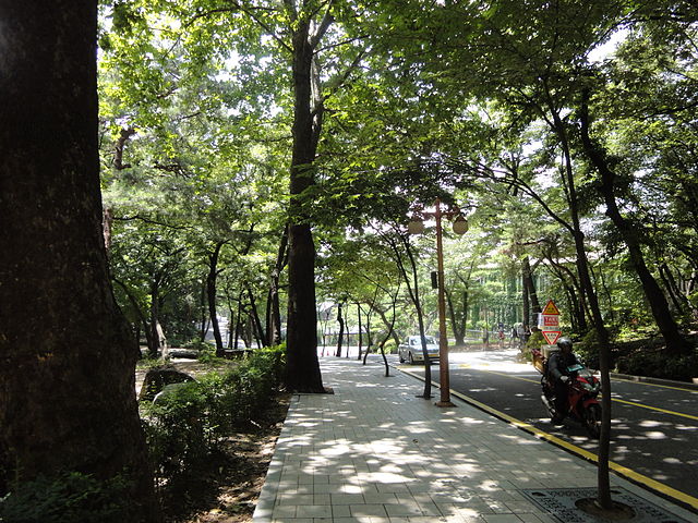 640px-Yonsei_university_in_Seoul,_South_korea_06.JPG (640×480)