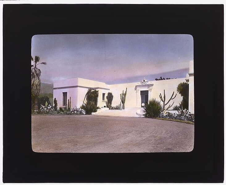 File:"Solana," Frederick Forrest Peabody house, Eucalyptus Hill Road, Montecito, California. LOC 7096415291.jpg