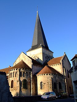 Kostel sv. Amanda v Saint-Amand-Montrondu.