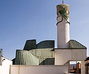 Šerefudin's White Mosque in Visoko (Zlatko Ugljen, 1980) references traditional Bosnian mosque architecture