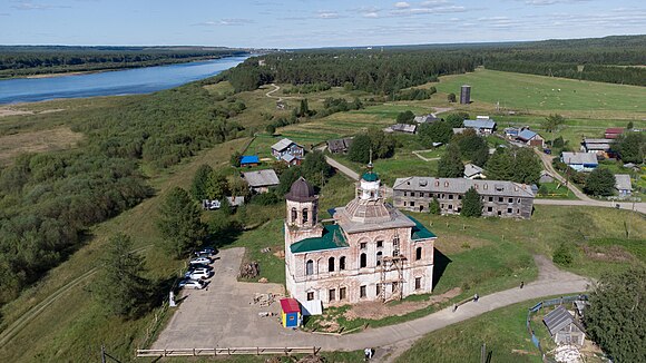 Село республика. Село Ляли Республика Коми. Деревня Ляли. Богоявленский храм Ляли. Фото деревня Ляли.