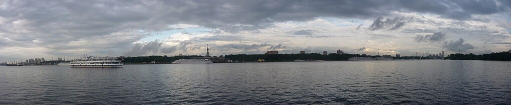 Panorama lacului de acumulare Khimki