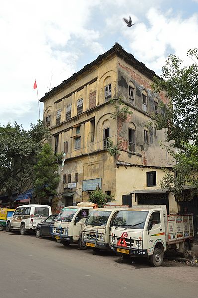 File:102 Maharshi Debendra Road - Kolkata 2016-10-11 0741.JPG