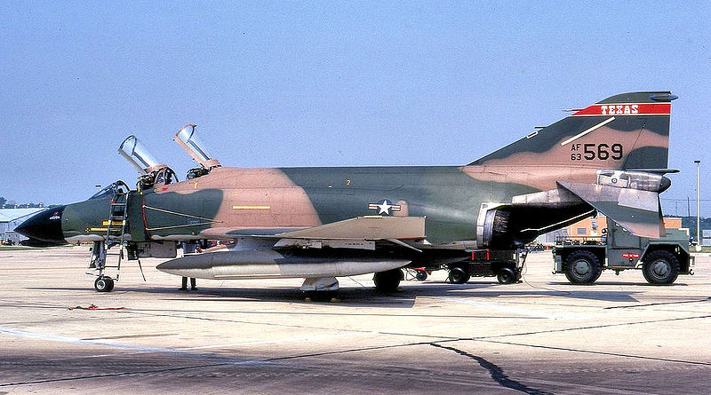 File:182d Tactical Fighter Squadron - McDonnell F-4C-19-MC Phantom 63-7569.jpg