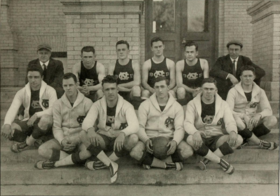 1915-16 Tar Heels Basketball Team Photo.png