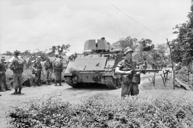 1 RAR soldiers with a M113 armoured personnel carrier in August 1965
