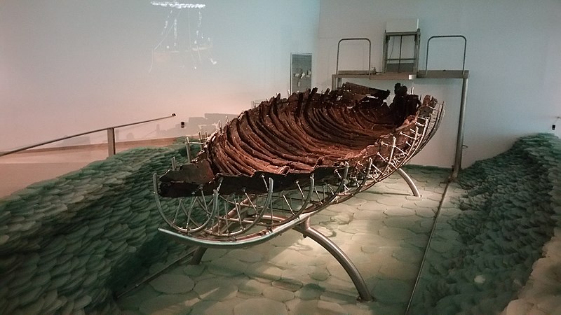 File:2,000 year-old Galilee Boat (25590631200).jpg