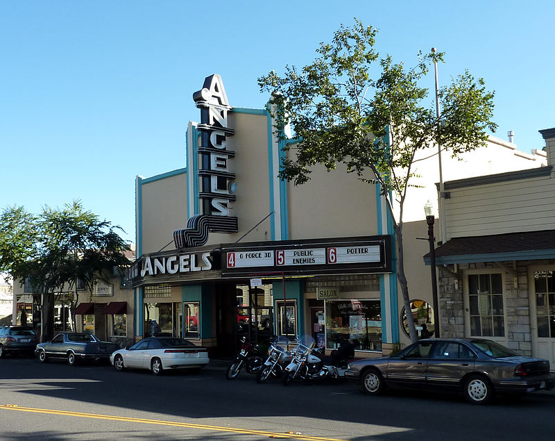 2009-0724-CA-AngelsTheatre.jpg