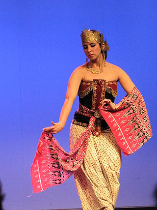 <span class="mw-page-title-main">Srimpi</span> Indonesian traditional dance