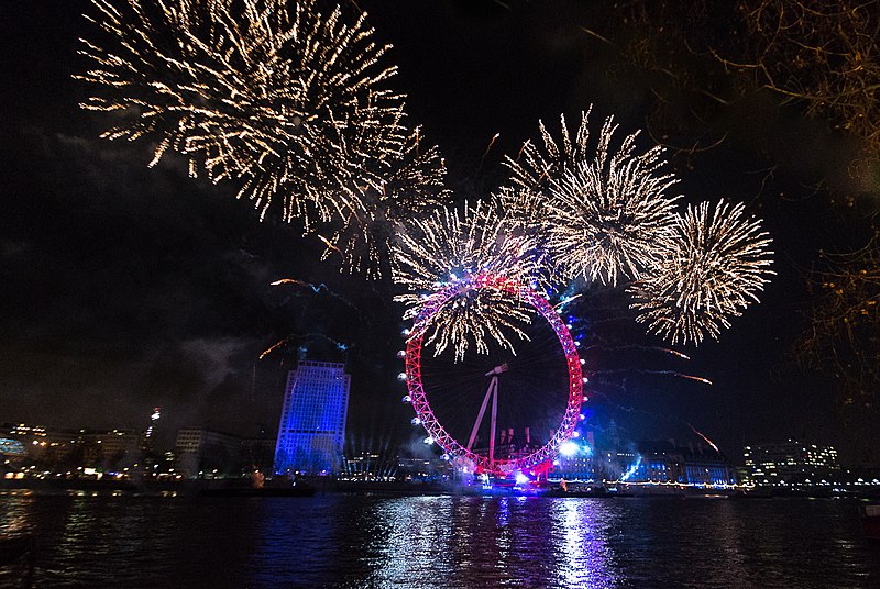 File:2015 New Year Fireworks, London SE1 - geograph.org.uk - 4298471.jpg