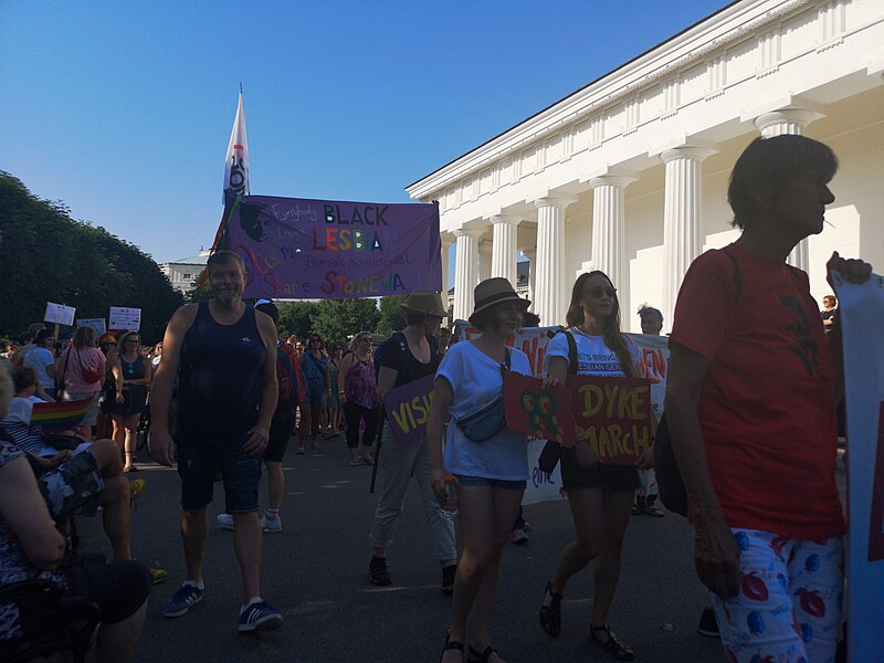 File:2019 Dyke March Wien 025.jpg