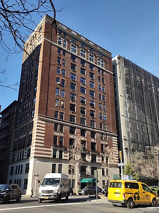 <span class="mw-page-title-main">620 Park Avenue</span> Apartment building in Manhattan, New York