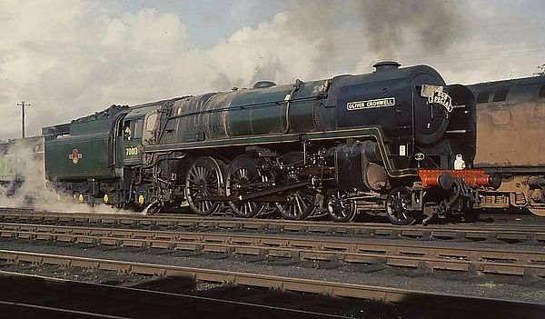 BR steam locomotive 70013 Oliver Cromwell