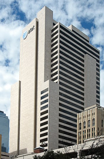 English: One AT&T Plaza - AT&T headquarters in...