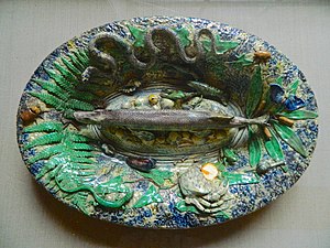 A faunistic dish from the museum of The Academy of Art and Industry (17171730076).jpg