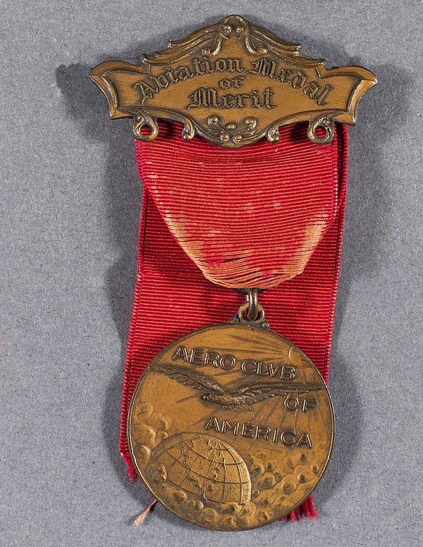 Aviation Medal of Merit issued by Aero Club of America, given to 33 military aviators who served in Britain and France during WWI.