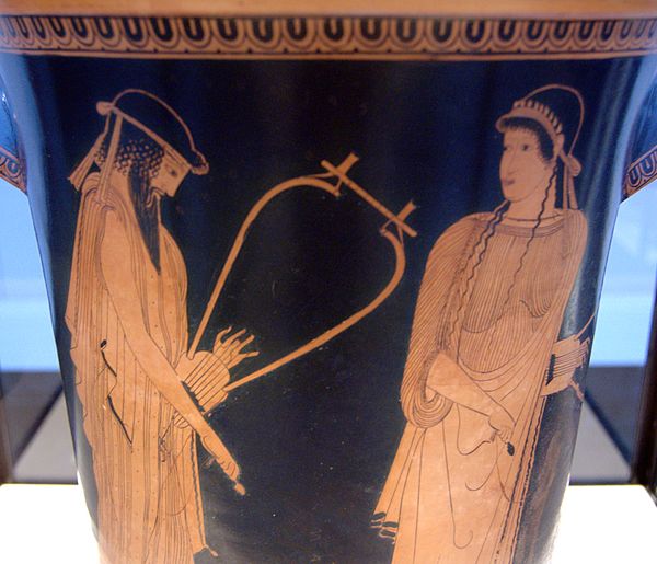 Alcaeus and Sappho holding their lyres and plectra. Attic red-figure calathus, ca. 470 BC, Staatliche Antikensammlungen (Inv. 2416)