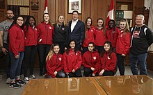 Andrew Scheer with the Hounds of Athol Murray College Andrew Scheer with the women of Athol Murray College of Notre Dame - 2018 (40154561262).jpg