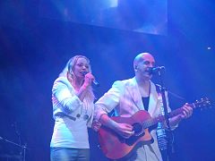 Anneke van Giersbergen & Devin Townsend, live at the Retinal Circus.jpg