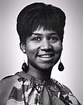 Aretha Franklin énekesnő március 25-én született.