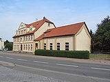 ehem. Hotel-Schomberg (jetzt Pfarrzentrum der kath. Kirchengemeinde) gegenüber dem Bahnhof