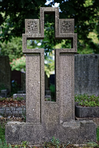 File:Art Deco cut out open cross headstone City of London Cemetery brighter warmer.jpg