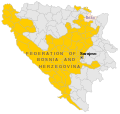Entitetene Føderasjonen Bosnia-Hercegovina (gult), Republika Srpska (grått) og distriktet Brčko (rosa)