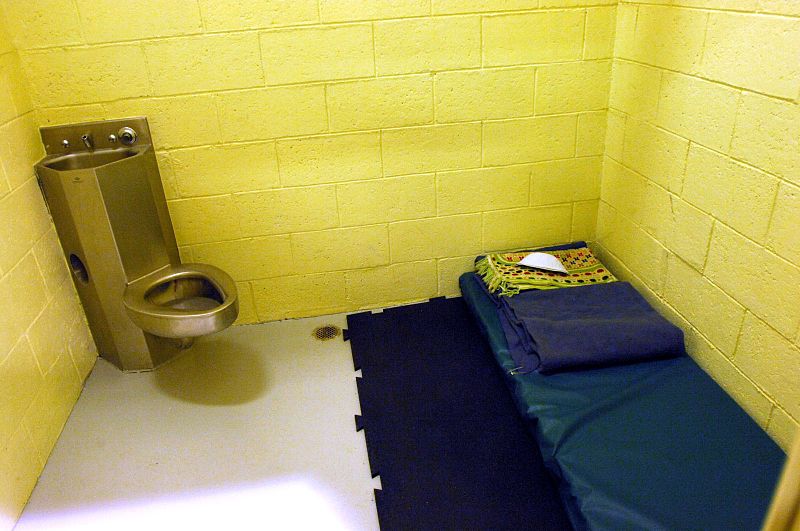File:Bagram prison cell.jpg