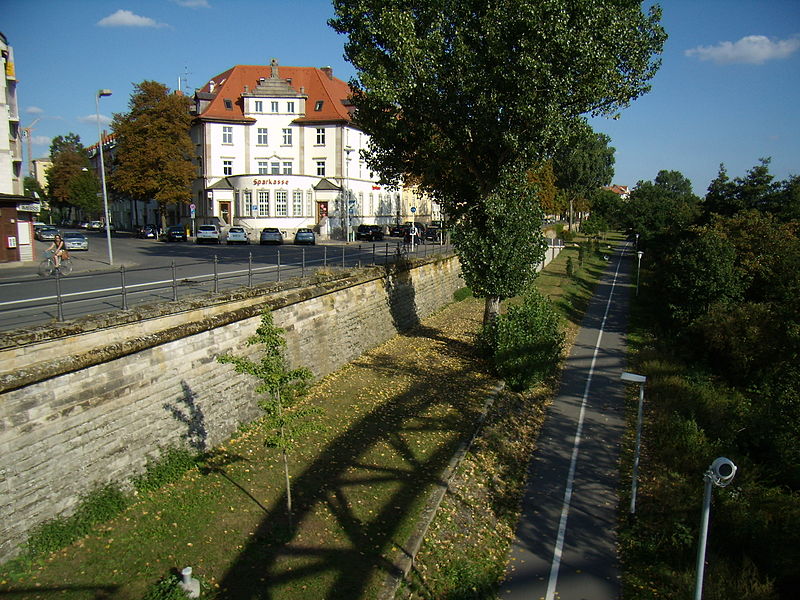 File:Bamberg - Kunigundendamm, Dammbefestigung.jpg