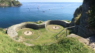 19th-century gun platforms Battery at St Catherine' s Castle.jpg