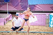 Deutsch: Beachhandball bei den Olympischen Jugendspielen 2018; Tag 6, 12. Oktober 2018; Mädchen, Hauptrundenspiel – Ungarn-Niederlande 2:1 English: Beach handball at the 2018 Summer Youth Olympics at 12 October 2018 – Girls Main Round – Hungary-Netherlands 2:1