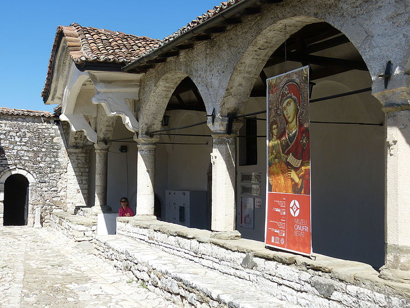 File:Berat - Kathedrale 1a Vorhalle.jpg