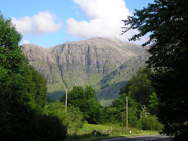 The steep face of Stob Coire nan Lochan