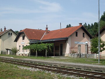 Datoteka:Bircna_vas-train_station.jpg