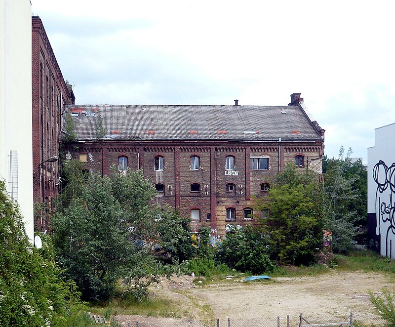 Brauerei Friedrichshöhe 2012-06-04 ama fec (4)Hof.jpg