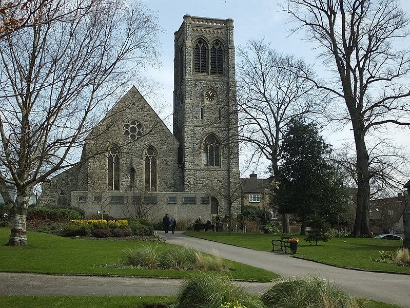 File:Brenchley Gardens with St Faiths 0123.JPG