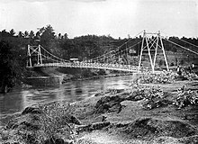 COLLECTIE TROPENMUSEUM Een kabelbrug over de rivier Brantas bij Kesamben residentie Kediri Oost-Java TMnr 10007555.jpg