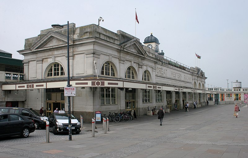File:Cardiff Central Station, geograph 4993654 by Richard Sutcliffe.jpg