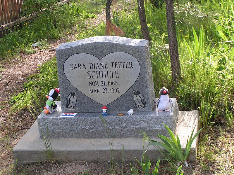 File:Cemetery in Idaho City2.jpg