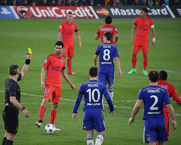 Pastore playing against Chelsea in UCL