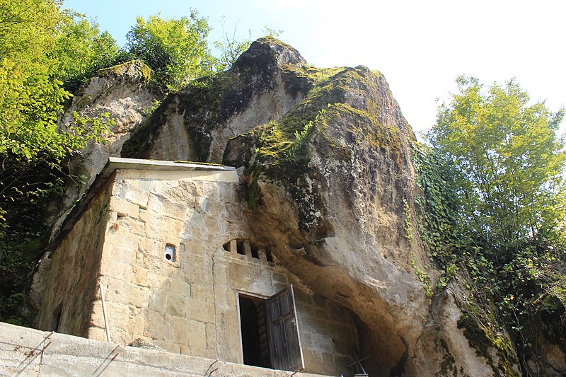 File:Church in cave, Udabno Monastery, Guria.jpg