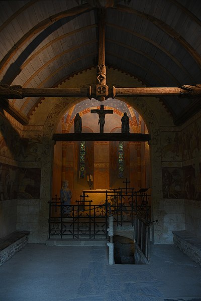 File:Cite Medievale - Medieval City 05 - Church Interior.jpg