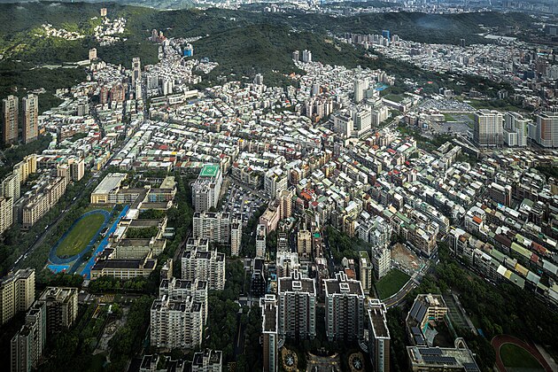 View of Taipei from the south side of Taipei 101.