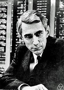 Portrett av Claude Shannon, forfra.