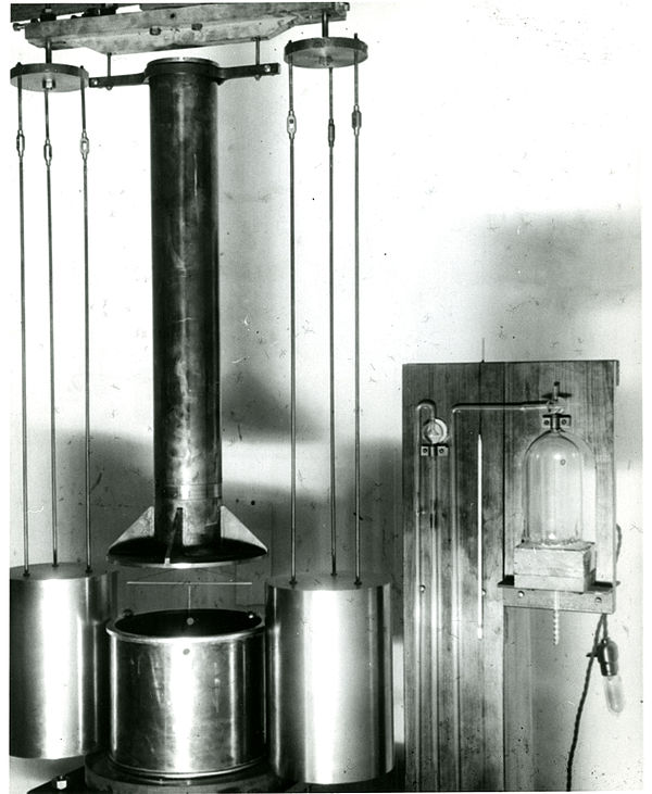 Torsion balance used by Paul R. Heyl in his measurements of the gravitational constant G at the U.S. National Bureau of Standards (now NIST) between 1