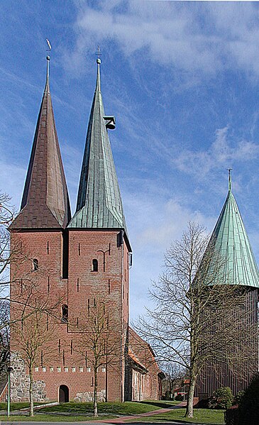File:Cuxhaven Altenbruch -St. Nicolai Kirche- 2007 by-RaBoe 10.jpg