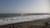 El dia després del temporal Glòria les destrosses eren notables i el mar s'havia endut bona part de la platja, però feia bon temps i les onades eren espectaculars.