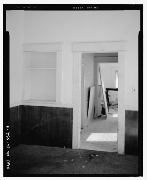File:Detail of built-in cabinets and door surround in living room, facing northeast - 2501 North Thirteenth Street (House), 2501 North Thirteenth Street, Tampa, Hillsborough County, FL HABS FL-552-8.tif
