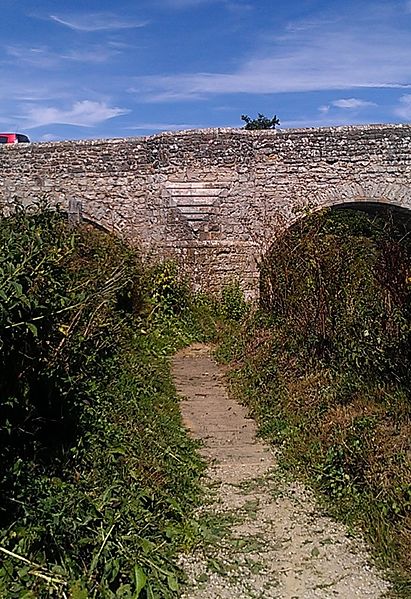 File:Detail on Teston Bridge.jpg